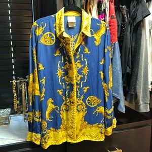 Gorgeous vintage button up blouse by mondi